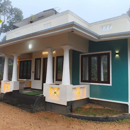 Alpine Aura Villa Vagamon Luaran gambar