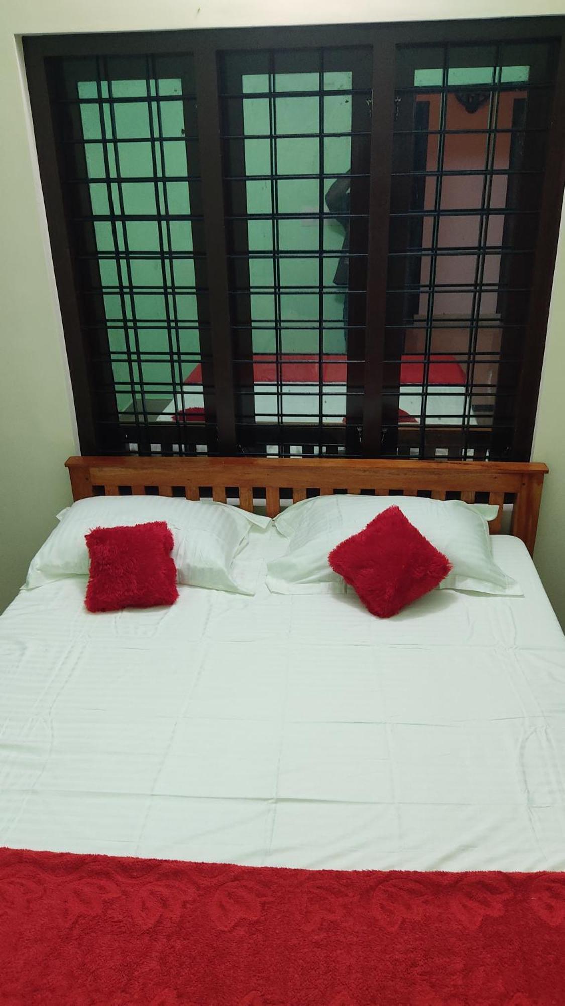 Alpine Aura Villa Vagamon Luaran gambar