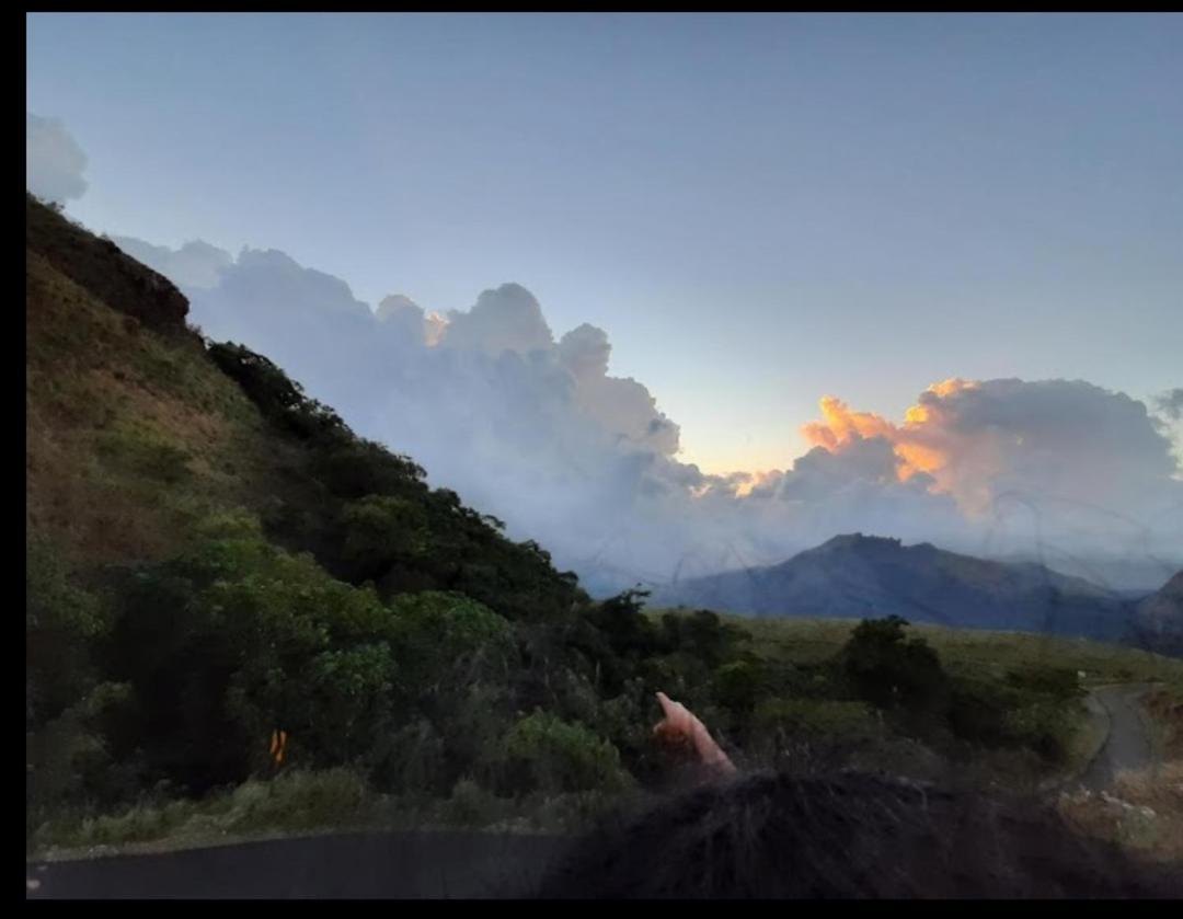Alpine Aura Villa Vagamon Luaran gambar